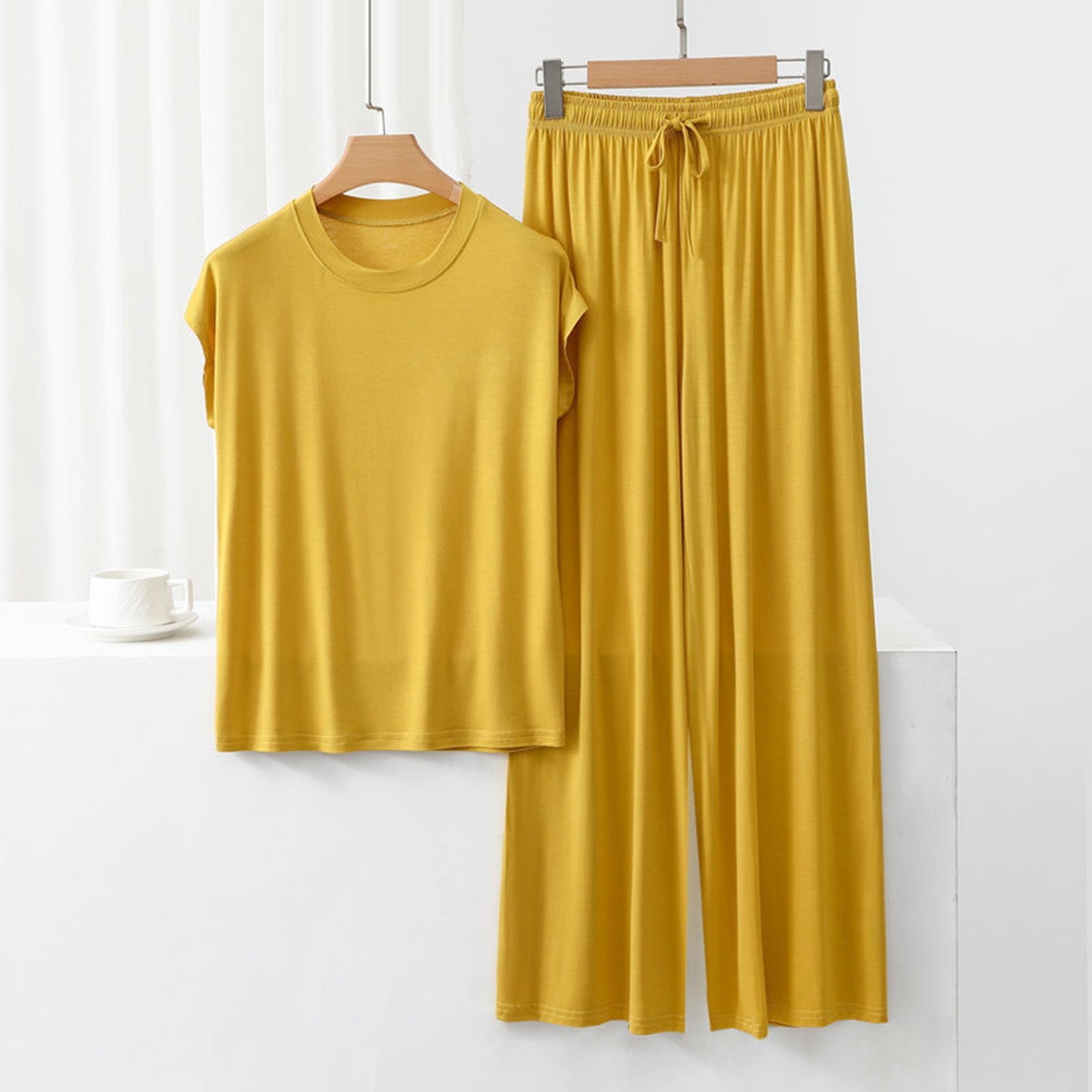 thumbnail image 2 of Conjunto de pijama holgado para mujer: camiseta de manga corta y pantalones con cordón, poliéster y spandex, para todas las estaciones, tallas M-XXL., 2 of 7